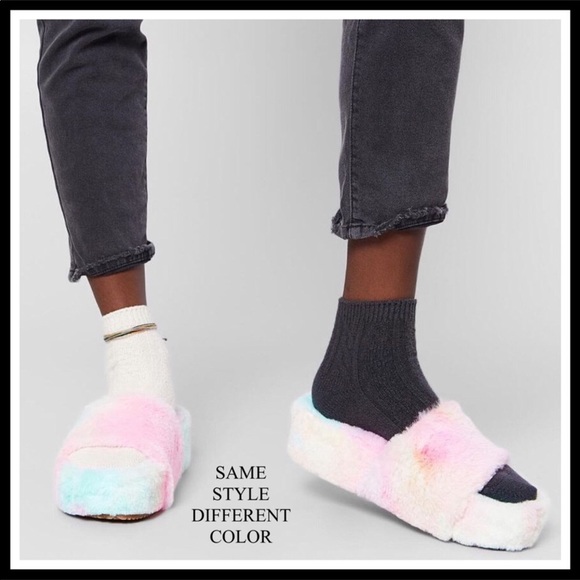 STEVE MADDEN FURRY SLIDES PLATFORM SANDALS - Picture 6 of 8